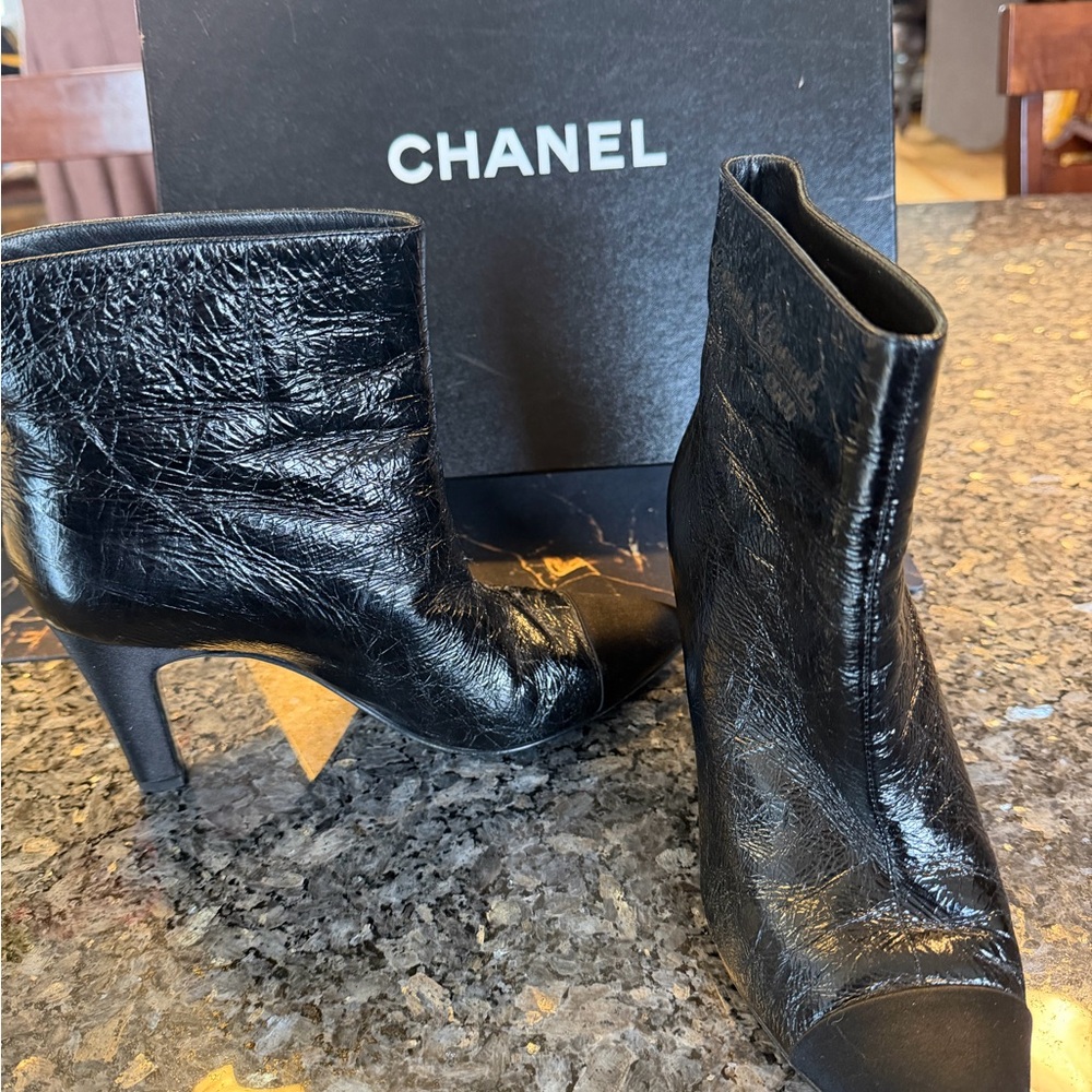 CHANEL Textured Black Heeled Boots